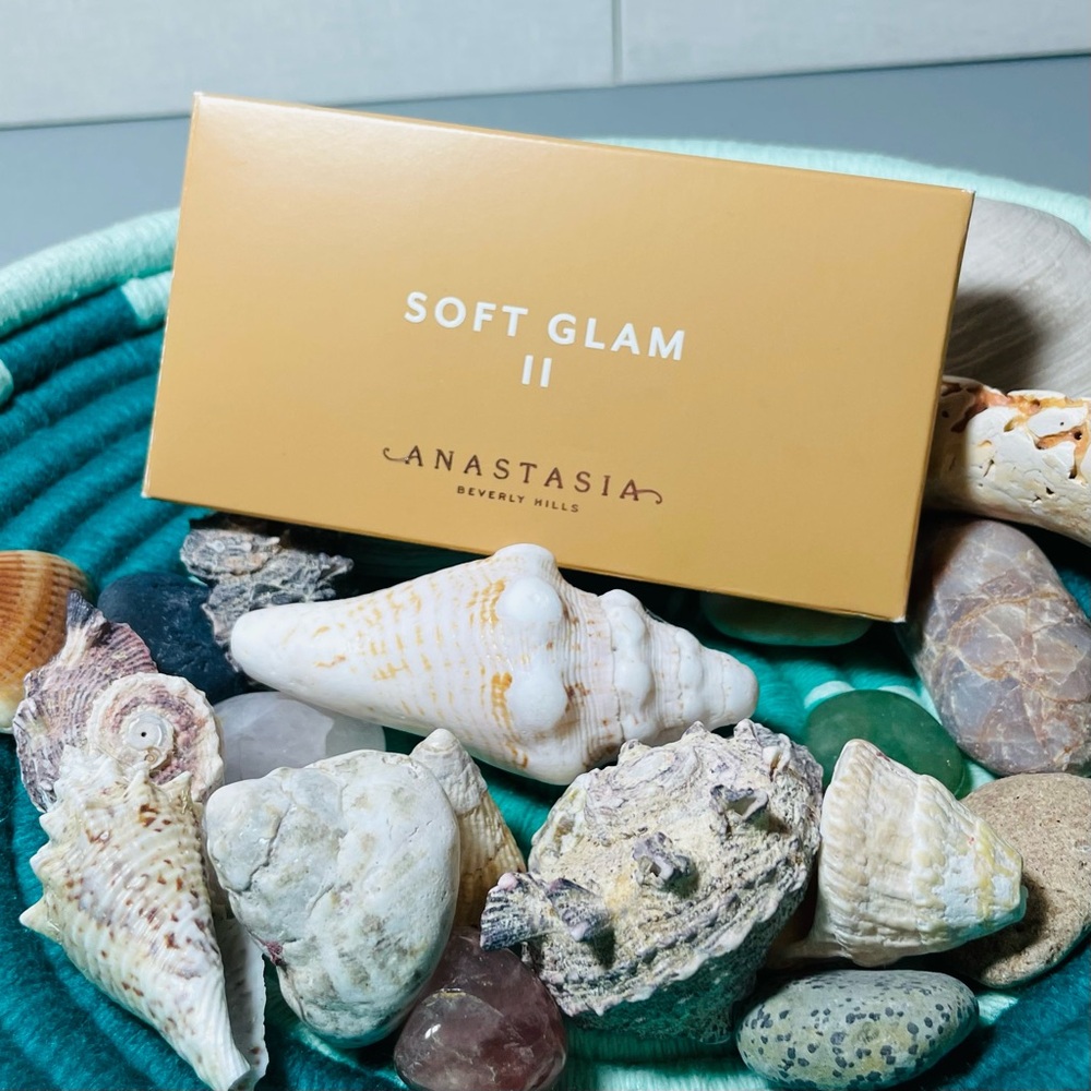 Anastasia Beverly Hills Soft Glam II Mini Eyeshadow Palette - Warm Neutrals